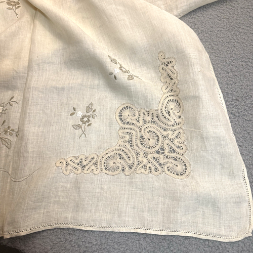 Vtg Hand Embroidered Linen Tablecloth +12 Napkins Bobbin LACE Floral Bows 107x69 - Picture 12 of 19