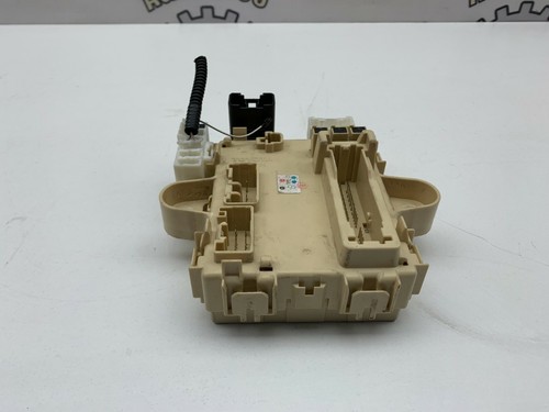 LEXUS RX300 RX350 RX400 MK2 REAR INTERIOR FUSE BOX 2003-2008 - Picture 4 of 9