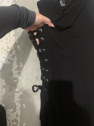 Black dress with laced sides Forever 21 - Picture 2 of 4