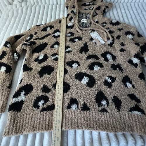 New With Tags Leopard Sweater Cozy And Soft Women Size M - Picture 5 of 9