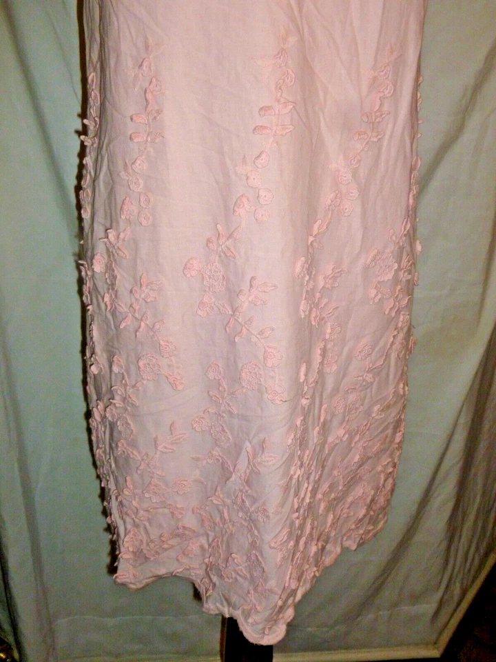 Vestido de algodón ECI NY sin mangas apliques florales rosa rubor M mediano Foto 2 de 4