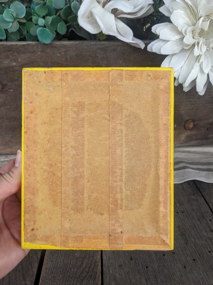 复古带框草莓蛋糕 3D 墙壁艺术 — 第 4/4 张图片