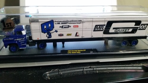 M2 Machines Auto-Haulers 1958 Chevrolet Spartan LCF & Mr Gasket Trailer - Picture 1 of 4