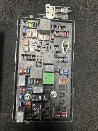2020-2022 Chevrolet Colorado Fusebox Fuse Box Relay Module FL4KZ - Picture 2 of 6