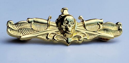Insignia de cráneo de oficial de guerra de superficie de la Marina de los Estados Unidos USN SWO insignia alfiler dorado naval - Imagen 2 de 3