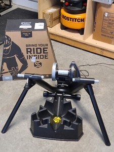 Saris H3 ジャンク Saris H3 Direct Drive Smart Indoor Bike Trainer H3 Smart