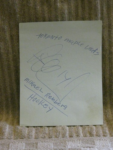 Cory Cross / Mikael Renberg (Maple Leafs) autos 6" x 4.25" paper NHL rare!! - Picture 2 of 2