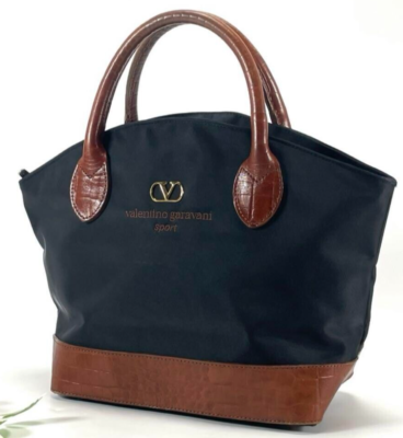 【VALENTINO GARAVANI】2wayバッグ　ゴールド金具　ネイビー Valentino Roman Stud Large Cashmere Shoulder Bag Women's Blue Navy