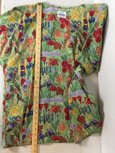 Scrubs Women Top Size XL Green with Colorful Flowers V neck 1 Front Pocket - Picture 10 of 12