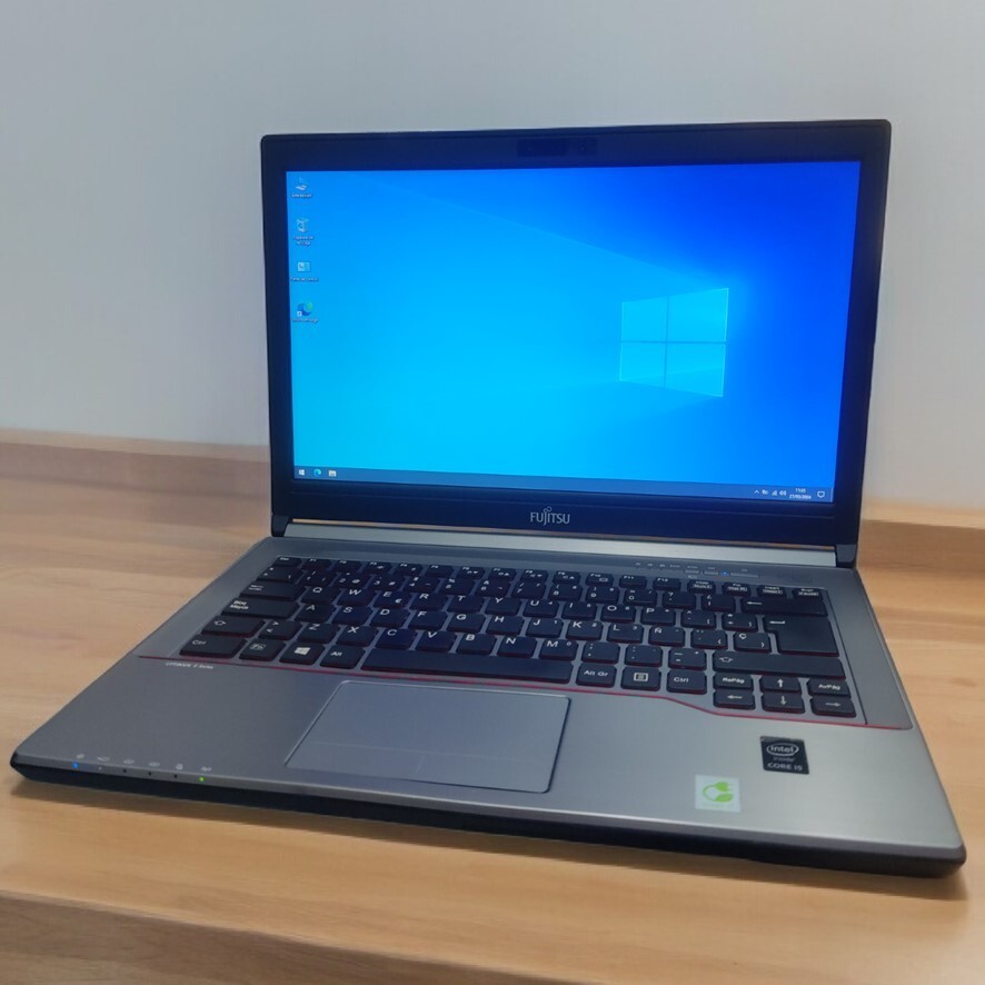 Fujitsu Lifebook E744 14