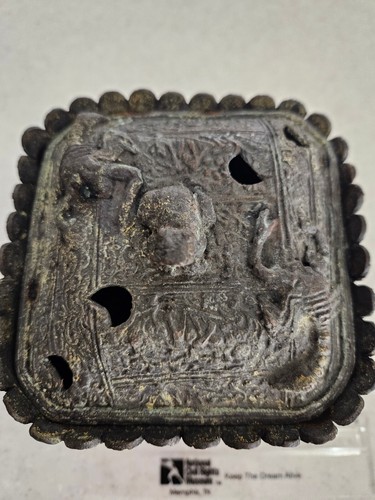Quemador de incienso chino antiguo 19/20c metal fundido escorpiones ranas dragones - Imagen 6 de 9