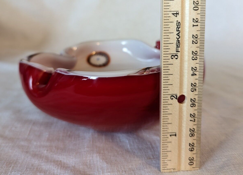 Ciotola vintage Murano arte rosso brillante vetro piegato millefiori design a spirale bianco - Foto 8 di 13