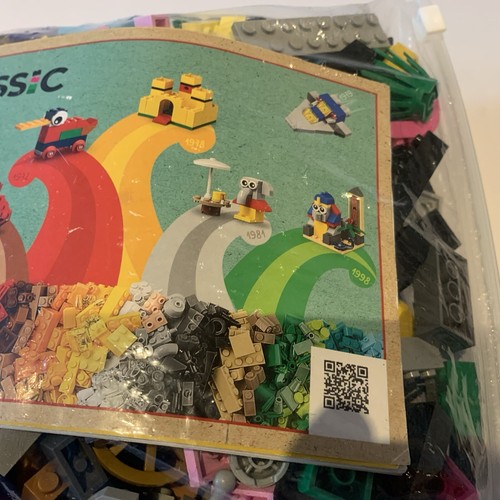 LEGO Classic 90 Anni di Gioco 100% Completo Istruzioni 1100 Pezzi 11020 - Foto 6 di 7