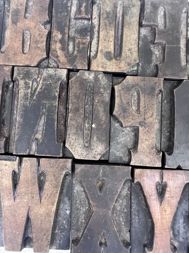 VTG Antique Lot 25 Letterpress Letters Wood Type Printers Block Symbol 1 5/8” - Picture 10 of 20