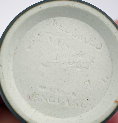 Super Antique Black & White Wedgwood Jasper Small Pot Josiah Wedgwood & Crest - Picture 4 of 4