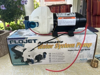FLOJET Wasserpumpe 12 V DC Modell 03526144   Neu in OVP   11 l/min   3,4 bar
