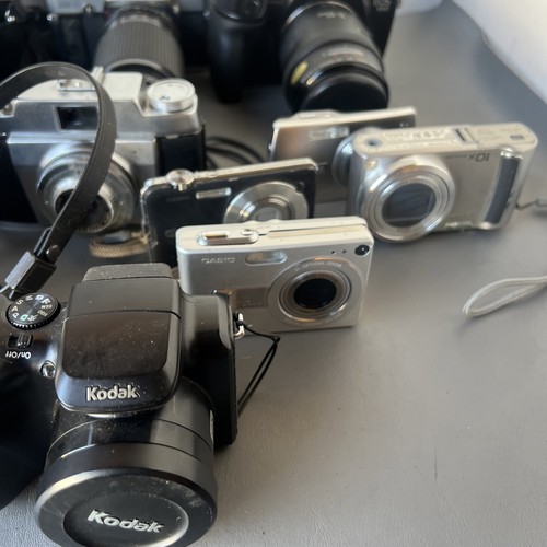 Lote de 14 cámaras digitales/películas mixtas con, piezas no probadas para reparar - Imagen 6 de 10