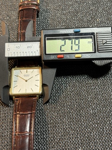 Vintage Seiko Square Men’s Watch Gold Tone Quartz Wristwatch Silver Dial,Runs - Picture 8 of 24