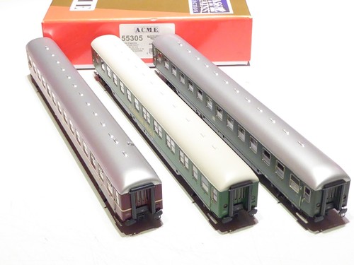 ACME HO 55305 DB Set 3 x 4 achsiger 2 Klasse Personenwagen grün rot NEU OVP - Picture 1 of 3