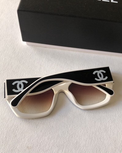 Gafas de sol Chanel blancas y negras para mujer mariposa 6058 $530 nuevas en caja - Imagen 13 de 14