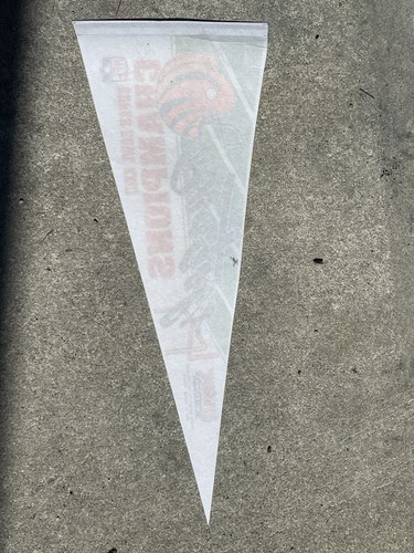 Buck And Go Auction CINCINNATI BENGALS Vintage Full Sized Pennant - Picture 2 of 2