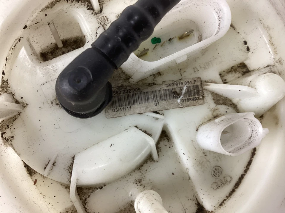 Conjunto de unidad de envío de bomba de tanque de combustible Audi A4 A5 2009-2012 8K0919051P OEM Foto 3 de 4