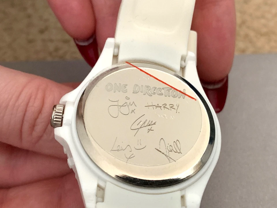 One Direction VIP Merch. White WristWatch, Engraved ID Names on back, Never Worn - Image 2 of 4