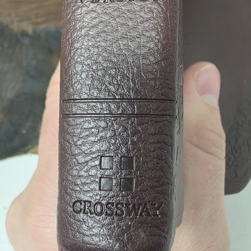 ESV Thinline Bible TruTone Brown Crossway 2011 Red Letter Edition Embossed - Bild 6 von 16