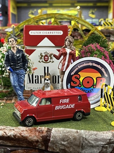 YatMing Fire Brigade Van No 1501 Red Diecast USED EX Condition - Picture 1 of 9