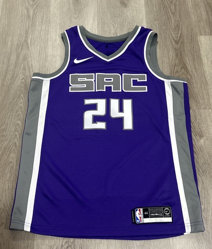 Nike Swingman NBA Sacramento Kings Buddy Hield #24 Trikot Gr. 44 Medium Lila - Bild 1 von 7
