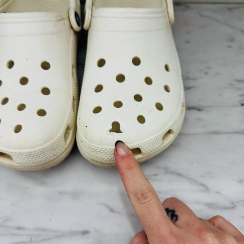 Zapatos sin cordones Crocs clásicos blancos para mujer talla 7 - Imagen 4 de 10