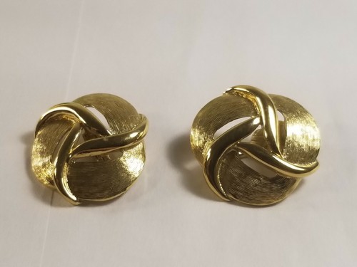 Vintage Trifari Gold Brushed Earrings 1" Clip-on's Eternity Swirl  Small - Picture 2 of 7