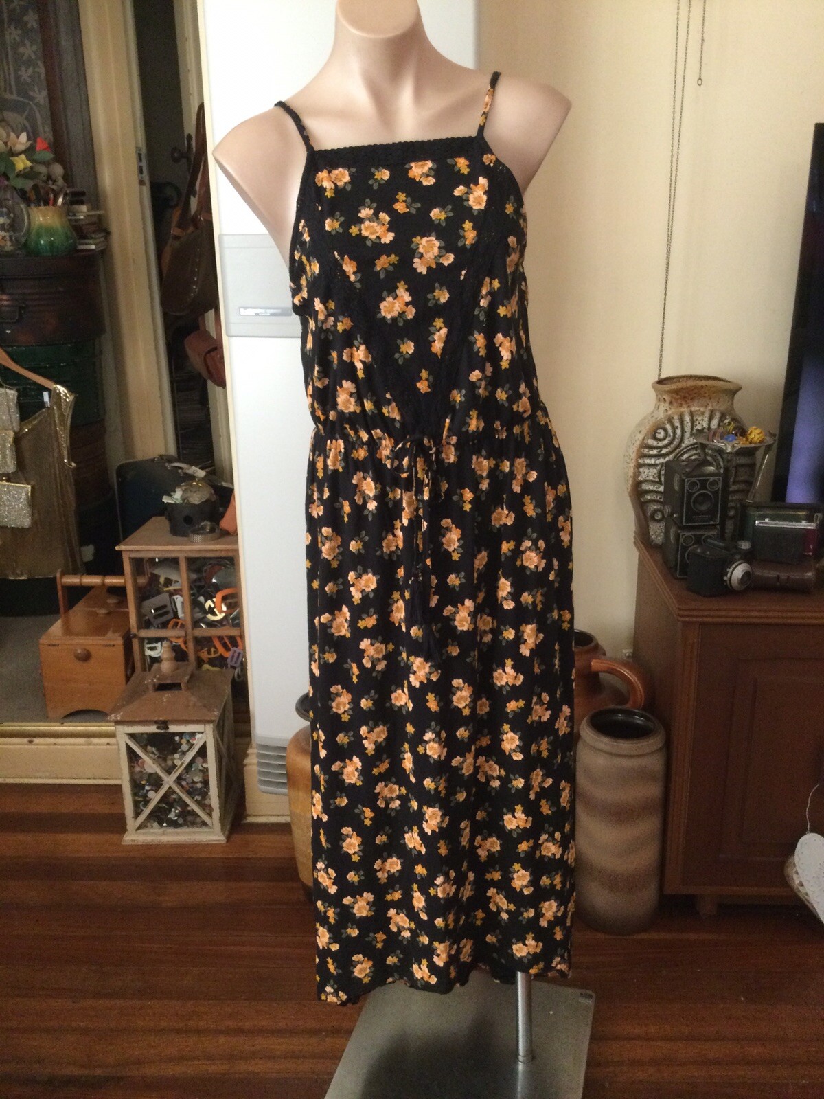 Picture 1 of 12