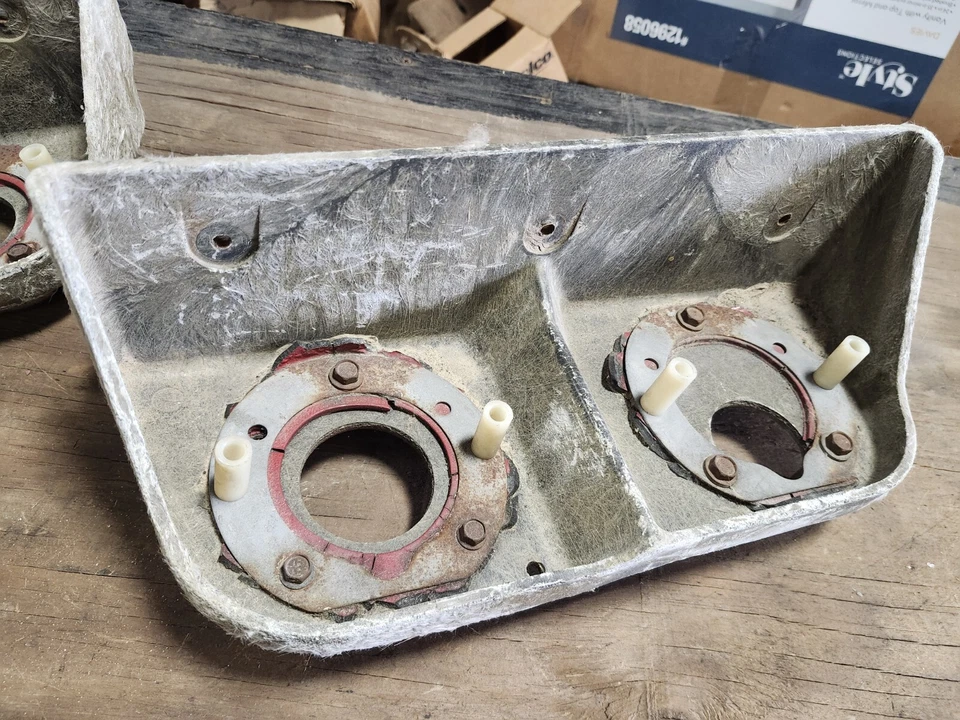 75-79 C3 Corvette Tail Light Mounting Panel Lamp Bracket & Retainer PAIR LH & RH - Image 3 of 4