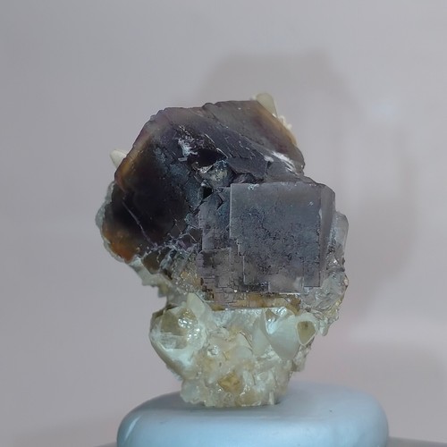 Fluorite fluorescent translucent cubes w/ Dogtooth Calcite specimen 219ct - Picture 6 of 8