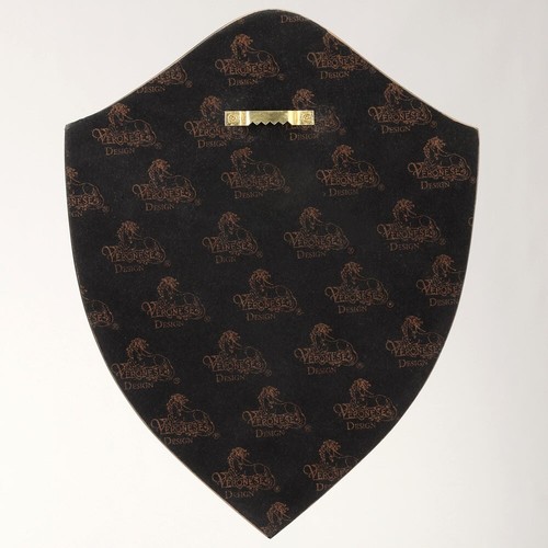 Escultura de pared con acabado de bronce de resina fundida en frío escudo con cresta de San Miguel de 10 pulgadas - Imagen 4 de 4