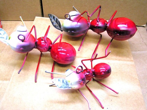 TWO Metal Art Ants, Garden, Pond, fountain decoration set - Picture 5 of 6