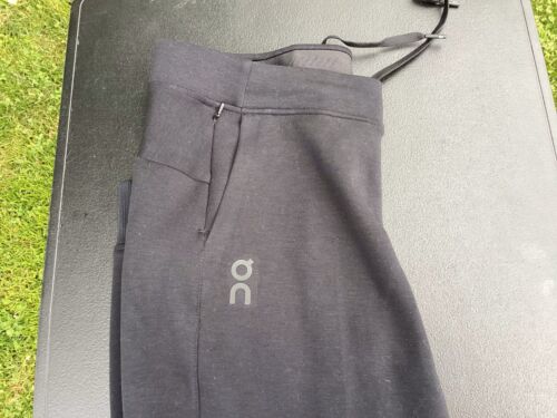 NEW MENS BLACK ON CLOUD SWEAT PANTS - MEDIUM - SWISS MADE - COTTON BLEND - Picture 1 of 2