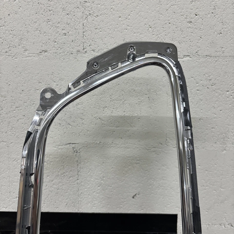 2019-2021 BENTLEY CONTINENTAL GT TAMPA DE PARA-CHOQUE TRASEIRO ACABAMENTO DE MOLDURA 3SD807977 #874 - Imagem 2 de 4