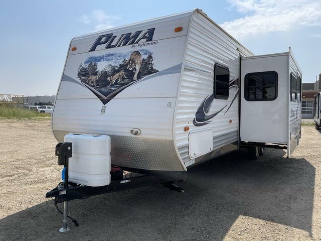 2011 Palomino Puma 30FQSS in Travel Trailers & Campers in Edmonton