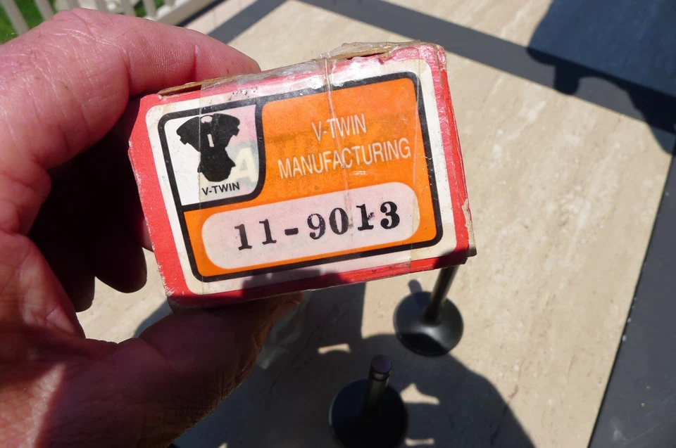 2 VTG HARLEY DAVIDSON MANLEY NITRATE INTAKE VALVES, 18074-66, 11-9013, 66-84 FL - Imagem 4 de 4