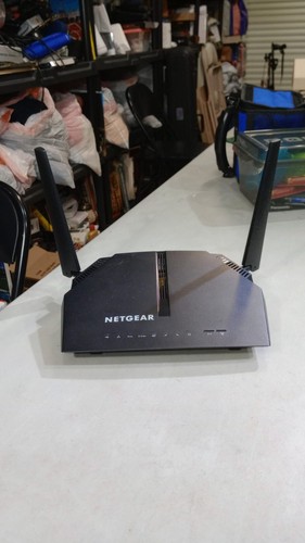 NETGEAR Dual-Band AC1200 Router with 8x4 DOCSIS 3.0 Cable Modem - Black (C6220) - Picture 1 of 4