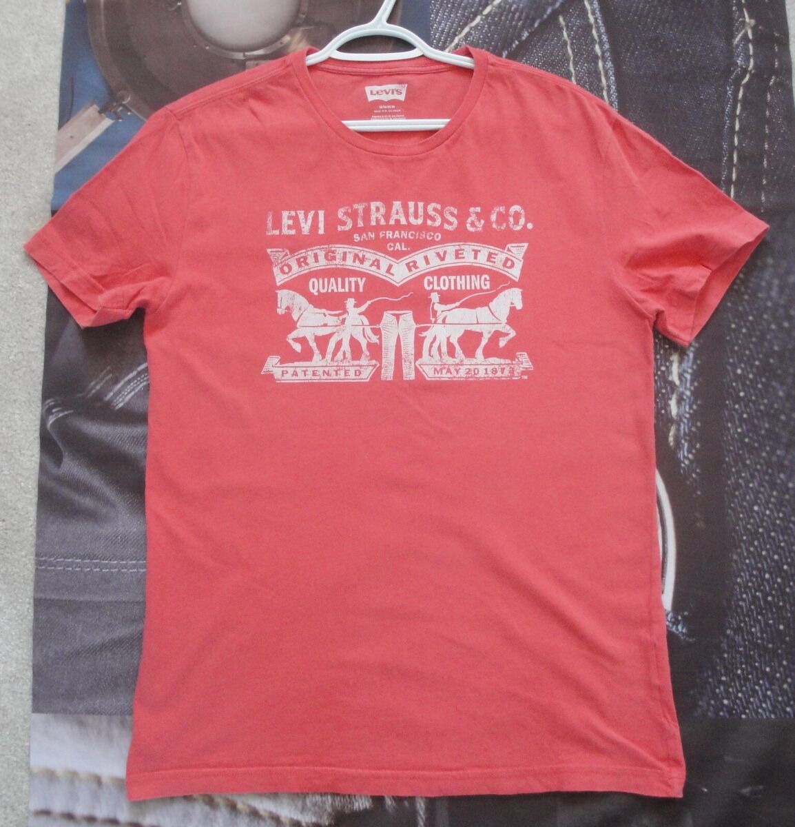 Pink and red levis t shirt hotsell