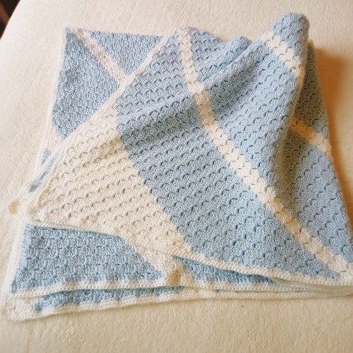 Crochet Baby/Adult Throw Shawl Swaddle Handmade 95²cm Soft Blue/White Preowned - Picture 6 of 10
