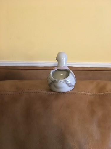 Vintage Kmart Ceramic Mother Goose Collectible Pink Bow 3.5 Inches - Picture 8 of 8