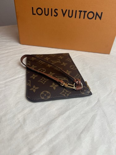 Louis Vuitton Loop Hoop Pochette Monogram Canvas Wristlet - Picture 11 of 18