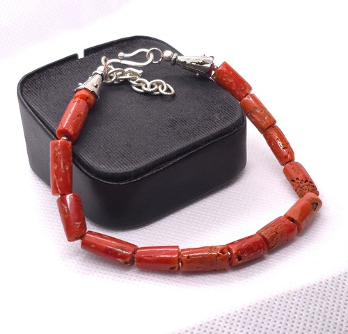 Pulsera de plata natural italiano con cuentas de coral rojo en estilo vintage - Imagen 2 de 5