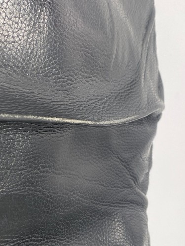 * GENUINE EDITION LE CORBUSIER CASSINA LC4 BLACK LEATHER NECK ROLL - Picture 9 of 19