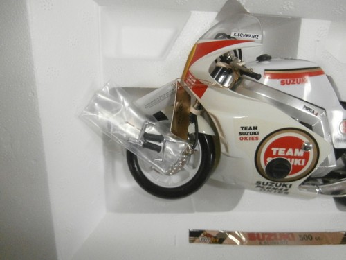 GUILOY GRANDE MODELLO SCALA 1/10 SUZUKI KEITH SCHWANTZ 500CC MOTO DA CORSA NUOVA - Foto 16 di 16