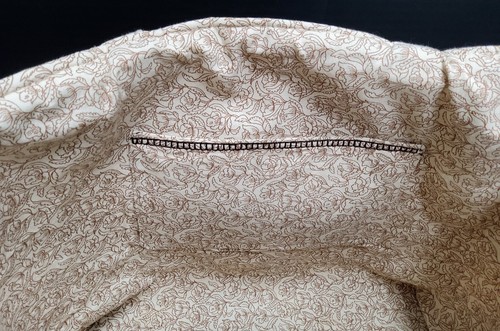 HANDEMADE QUILT HANDBAG WITH BAMBOO STYLE HANDLES - Picture 5 of 8